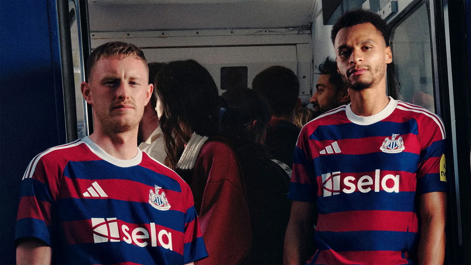 Découvrez le nouveau maillot extérieur de Newcastle United 2024/25 – Photos exclusives !