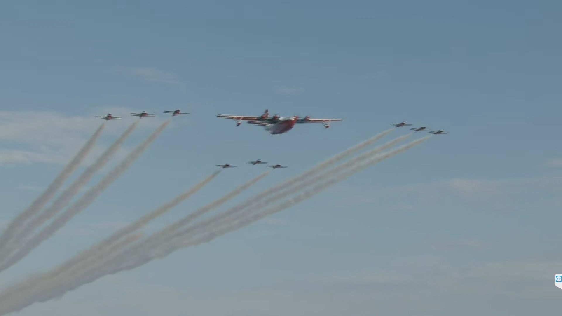 Le bombardier d’eau Martin Mars d’Hawaï atterrit au Musée de l’aviation de la Colombie-Britannique !