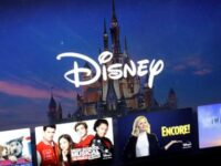 Disney plaide pour l’abandon d’une poursuite pour décès injustifié, affirmant que le plaignant a accepté un essai gratuit de Disney+ !