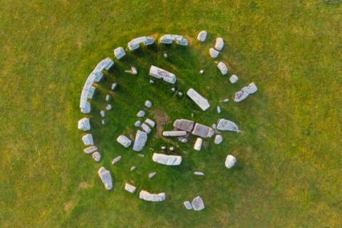 La pierre d’autel de Stonehenge : un voyage fascinant depuis l’Écosse !