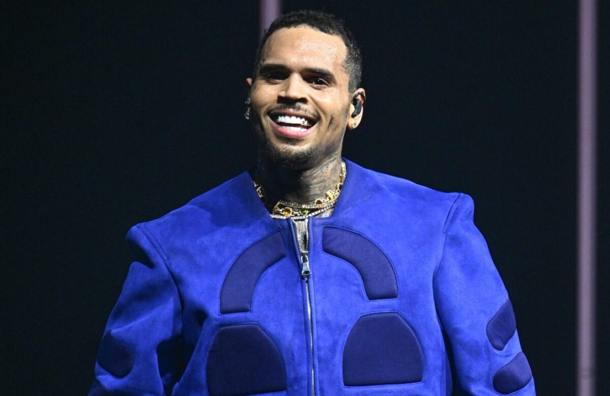 Trop Mignon ! Chris Brown Rate le Mariage d’une Fan mais Laisse une Souvenir Inoubliable (VIDÉO)