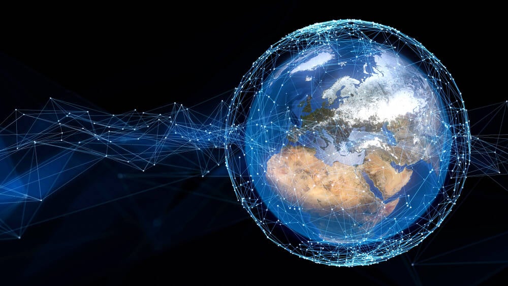 Tirs croisés : AT&T et Verizon demandent à la FCC de bloquer les projets de Starlink pour la connexion directe aux téléphones !