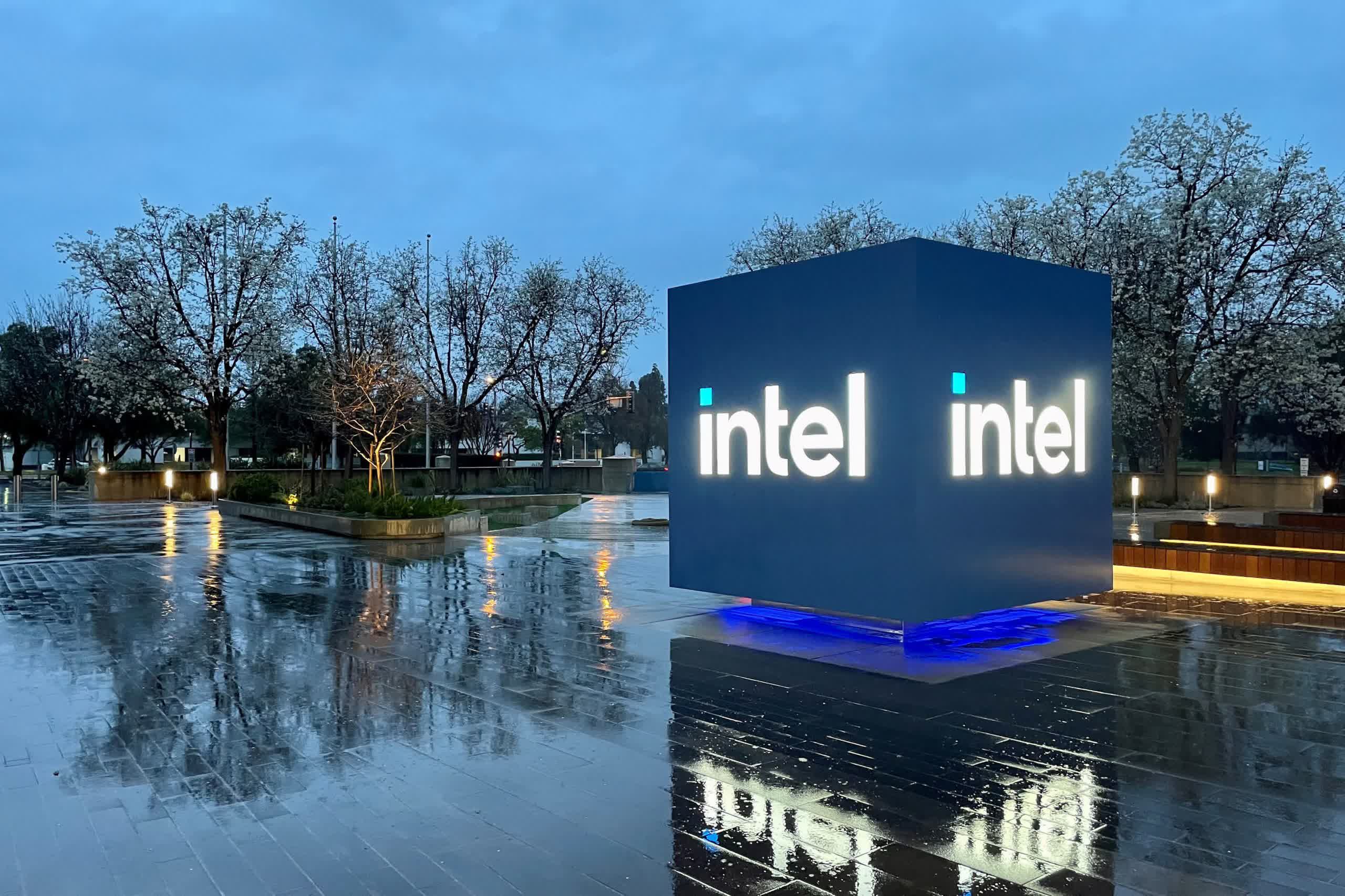 Intel mulls splitting divisions as financial woes continue