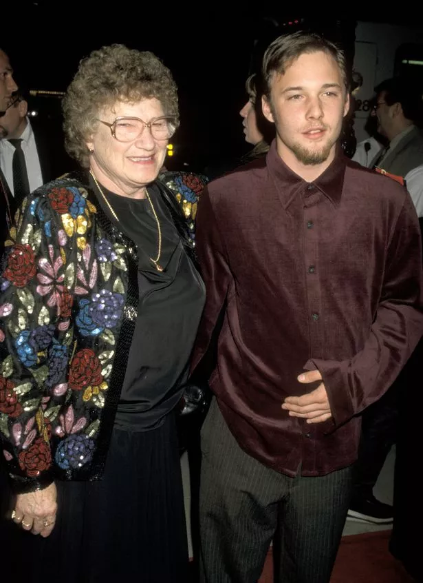 Brad a grandi avec sa grand-mère dans un parc de caravanes