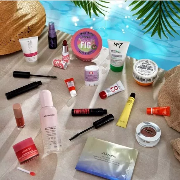 Contenu de la boîte beauté Boots X Love Island