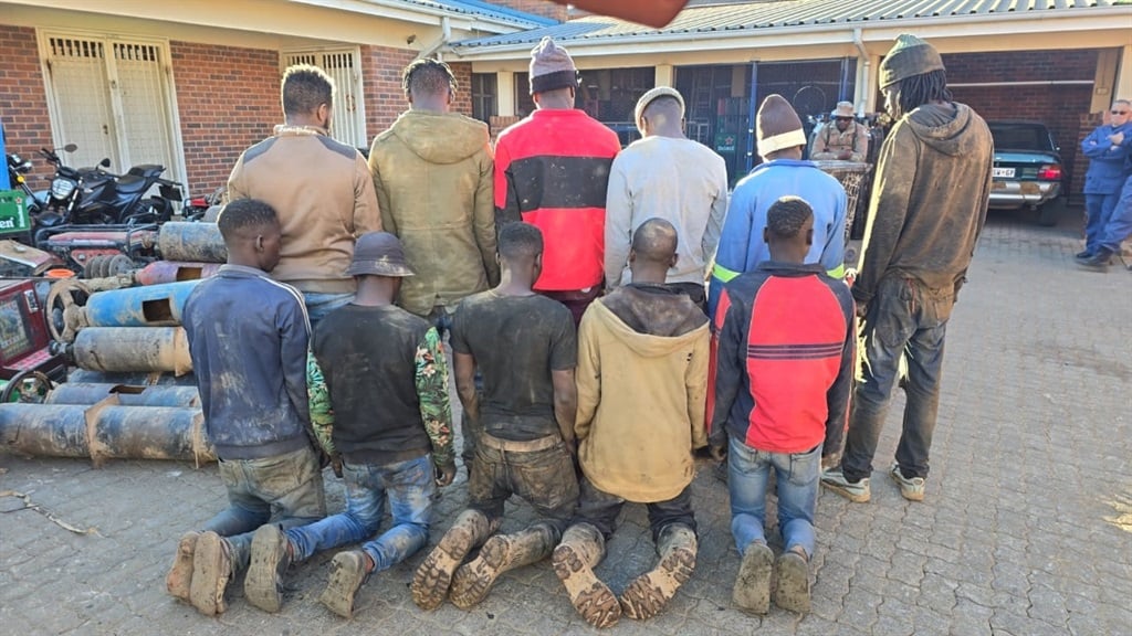 Arrestation des zama zamas à Primrose, Germiston.