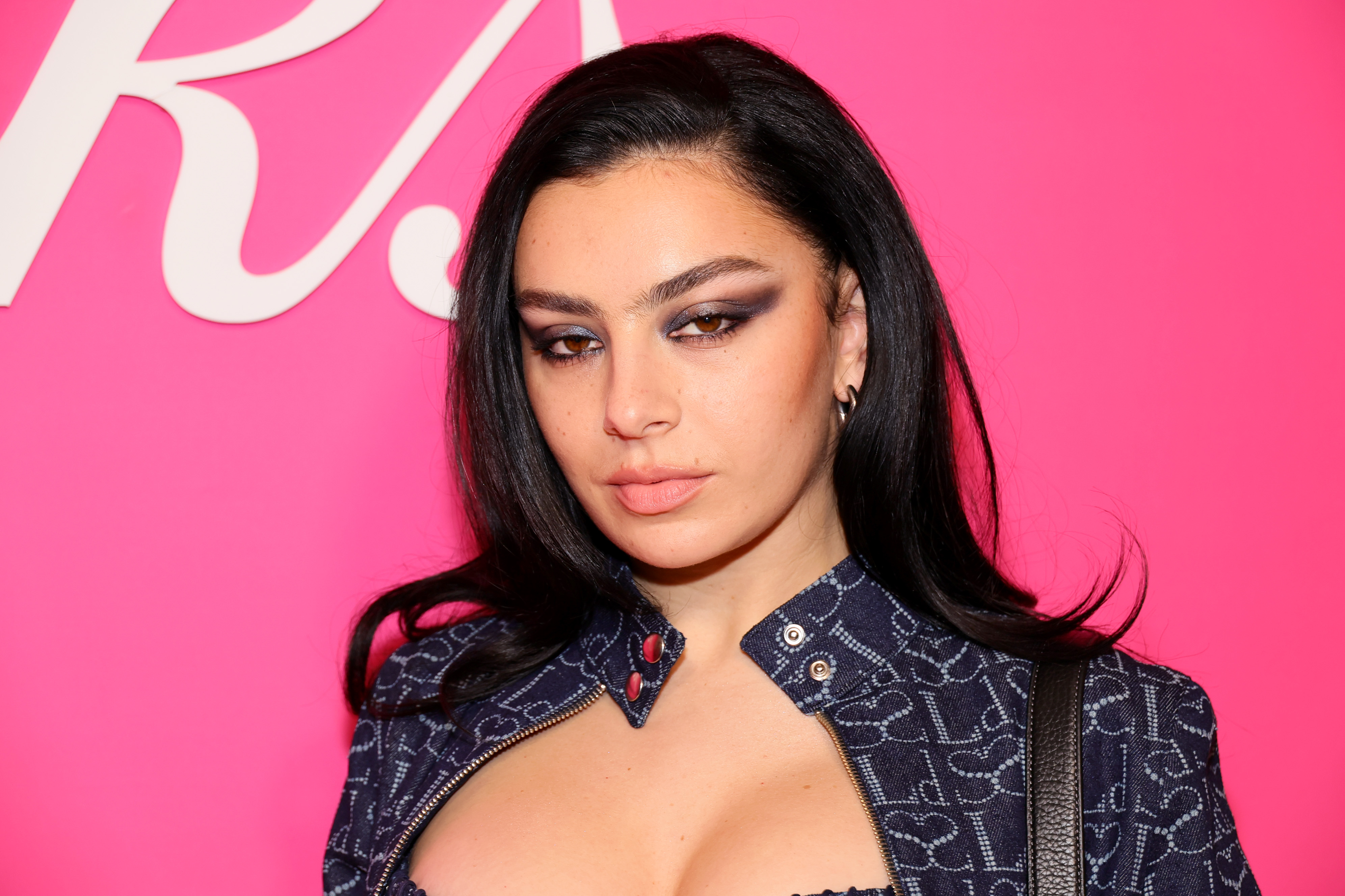 divers Charli XCX Laneige Lip Sleeping Mask