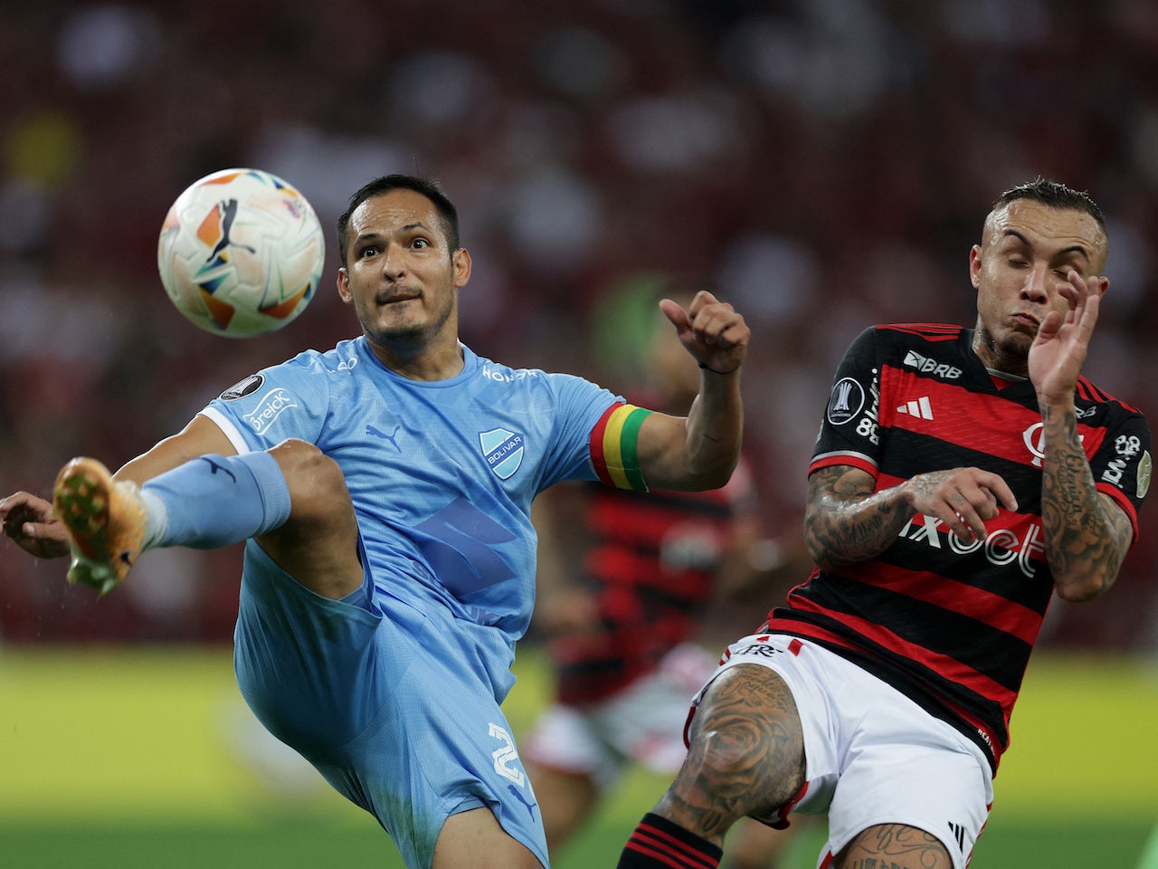 Le capitaine de Bolivar, Leonel Justiniano, en action lors d'un match de la Copa Libertadores en mai 2024 Le capitaine de Bolivar, Leonel Justiniano, en action lors d'un match de la Copa Libertadores en mai 2024
