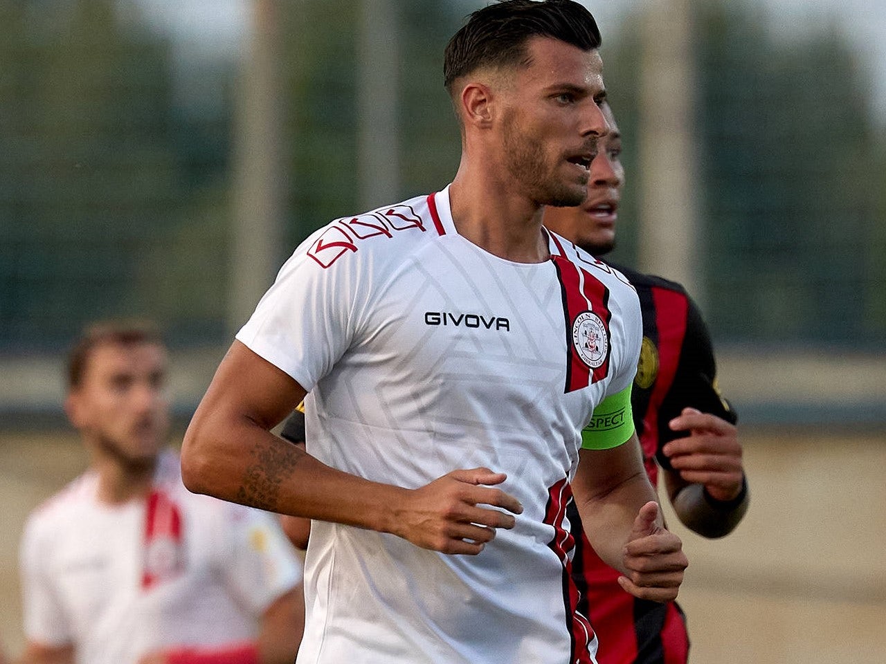 Bernardo Lopes, capitaine des Lincoln Red Imps en action lors du match aller de la première phase de qualification de la Ligue des champions