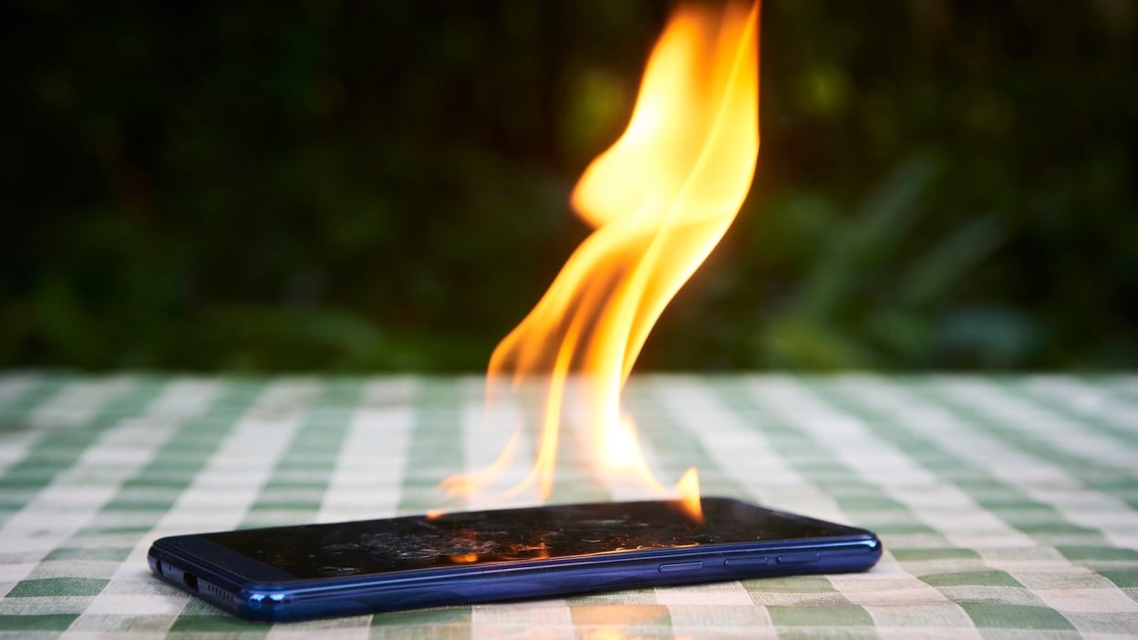 science Téléphone en feu