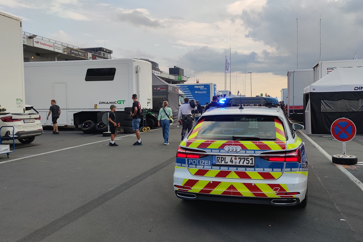 Paddock de la Nurburgring Langstrecken-Serie après l'explosion