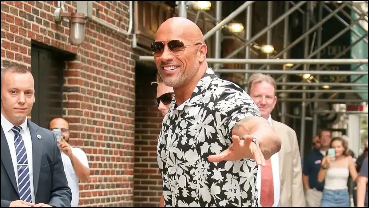 Dwayne Johnson avec des généraux