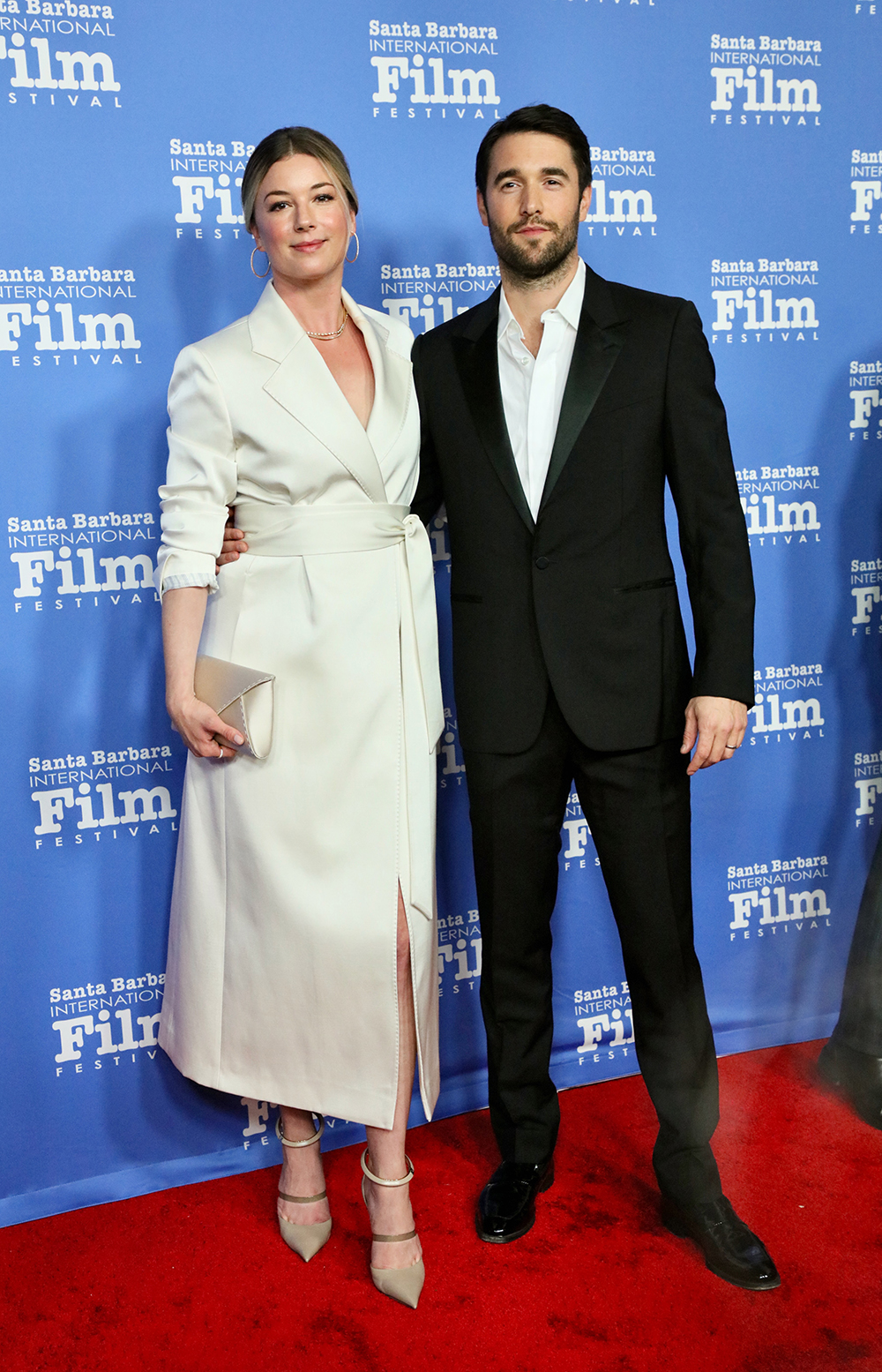 Emily VanCamp et Josh Bowman