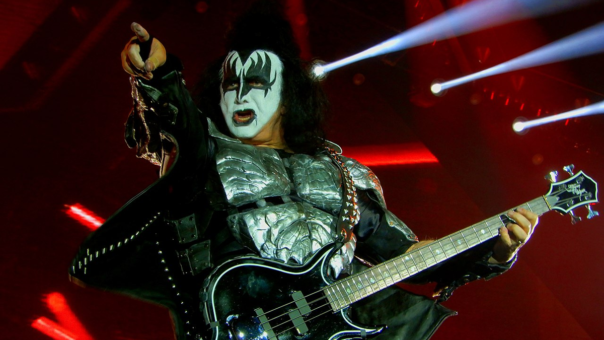 Gene Simmons donne des conseils aux fans d’Oasis en colère : « Si vous ne voulez pas payer ce prix, restez chez vous ! »