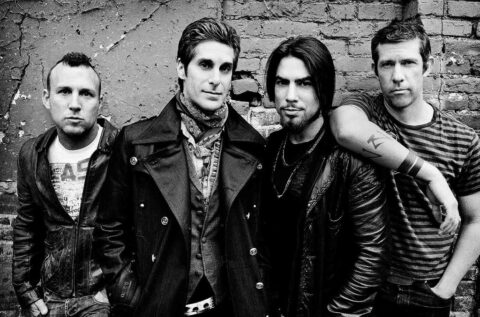 Jane’s Addiction dévoile un nouveau single envoûtant, ‘True Love’, juste après une bagarre sur scène et l’annulation de leur tournée !