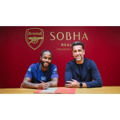 Raheem Sterling signs for Arsenal on loan