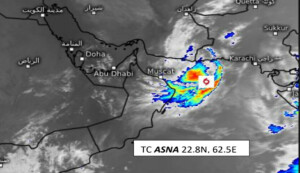 Cyclone Asna moves 500km away from Karachi, fishermen in Sindh told to resume activities