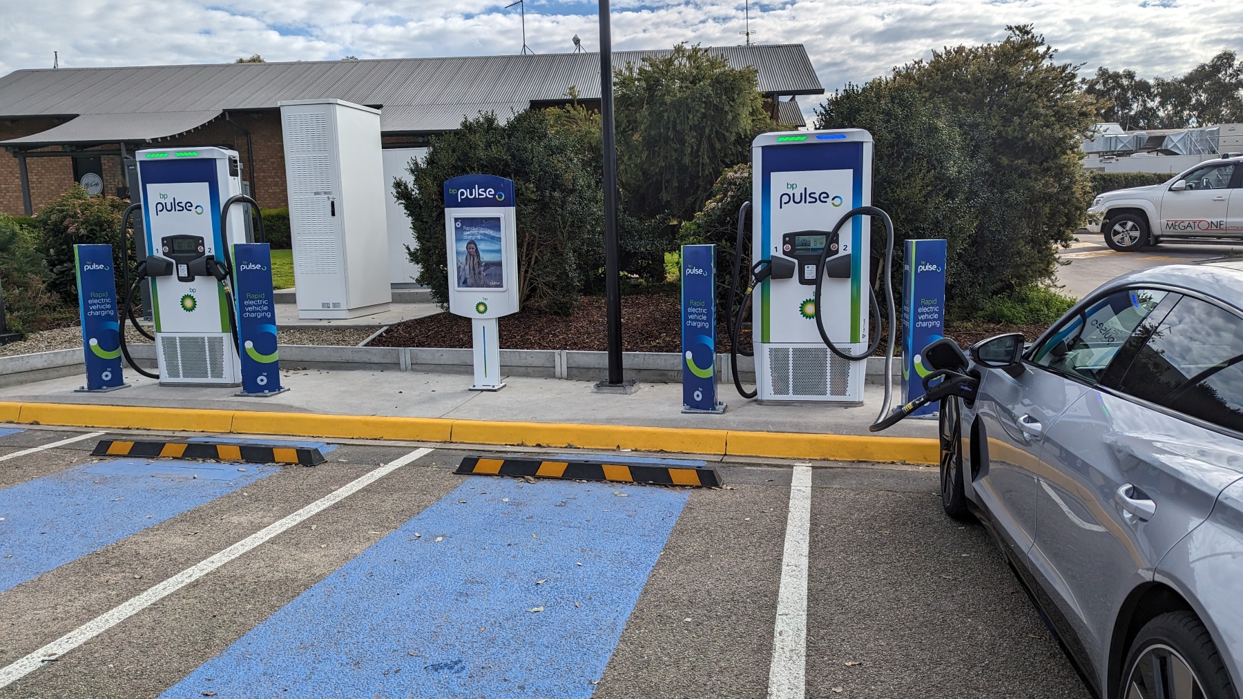 bp pulse Celebrates World EV Day with 15% Charging Discount