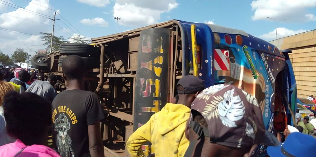 Bus full of passengers overturns at Roysambu along Thika Road