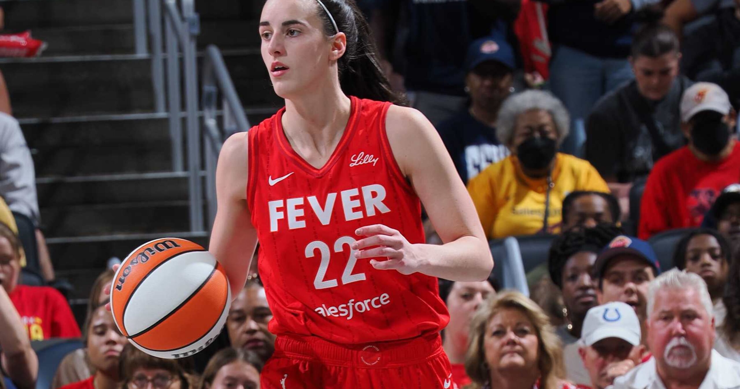 Caitlin Clark Dazzles WNBA Fans with 26 Points, 12 Assists as Fever Beat Dream in OT