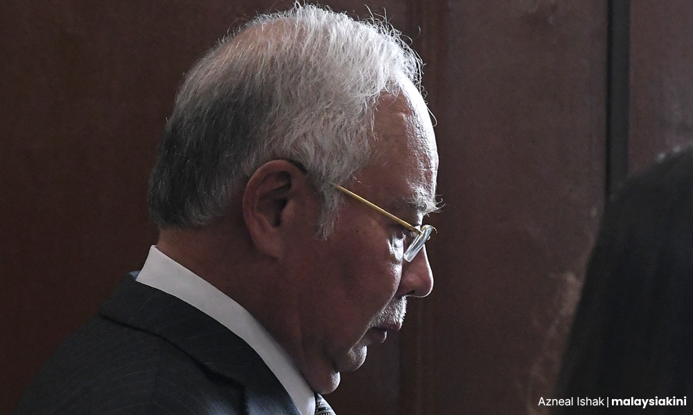 Najib still in hospital over knee pain, sleep apnea