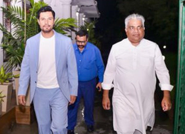 Randeep Hooda meets Vice President and Minister of Environment, Forest and Climate Change, receives heartwarming welcome