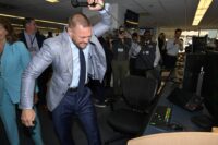 Conor McGregor se dit « déconnecté » de son retour à l’UFC alors que Dana White annonce un coup dur et fixe un nouveau combat pour Michael Chandler !