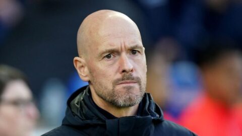 Un défi de taille : Chris Sutton dévoile ses prévisions pour Southampton contre Manchester United au cœur des rumeurs de licenciement d’Erik ten Hag