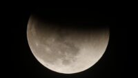 Éclipse lunaire de la Super Lune : Regardez-la en direct et gratuitement le 17 septembre !