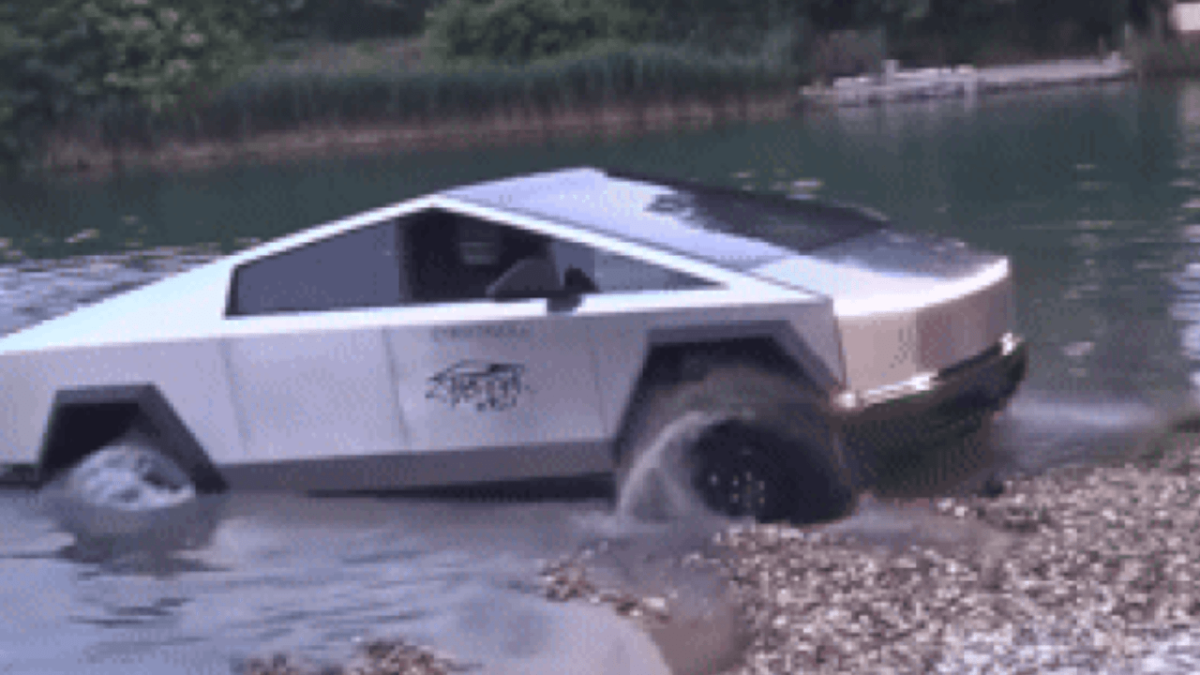 Le Cybertruck se transforme en bateau de fortune au cœur d’un lac !