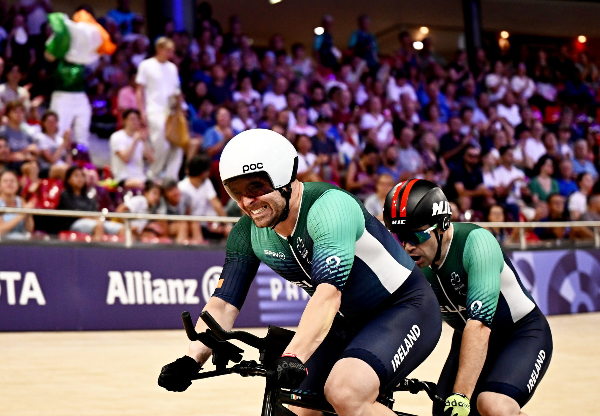 Martin Gordon et Eoin Mullen en action lors du contre-la-montre masculin B aux Paralympiques.