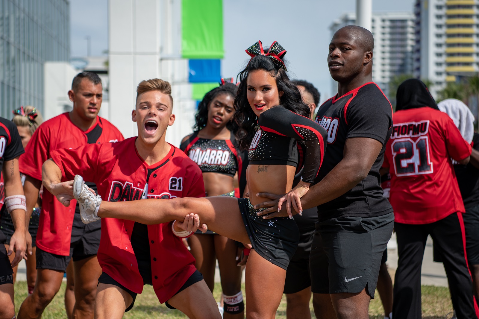 Gabi Butler et TT Barker dans Cheer.