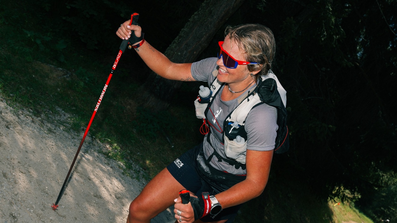 sport Lucy Bartholomew en action lors de l'UTMB 2024