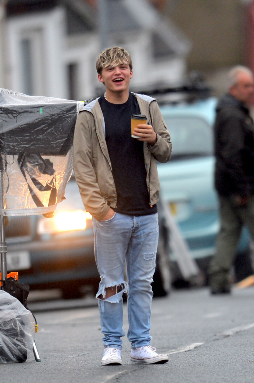 Oscar Hartland aperçu sur le plateau de Gavin et Stacey