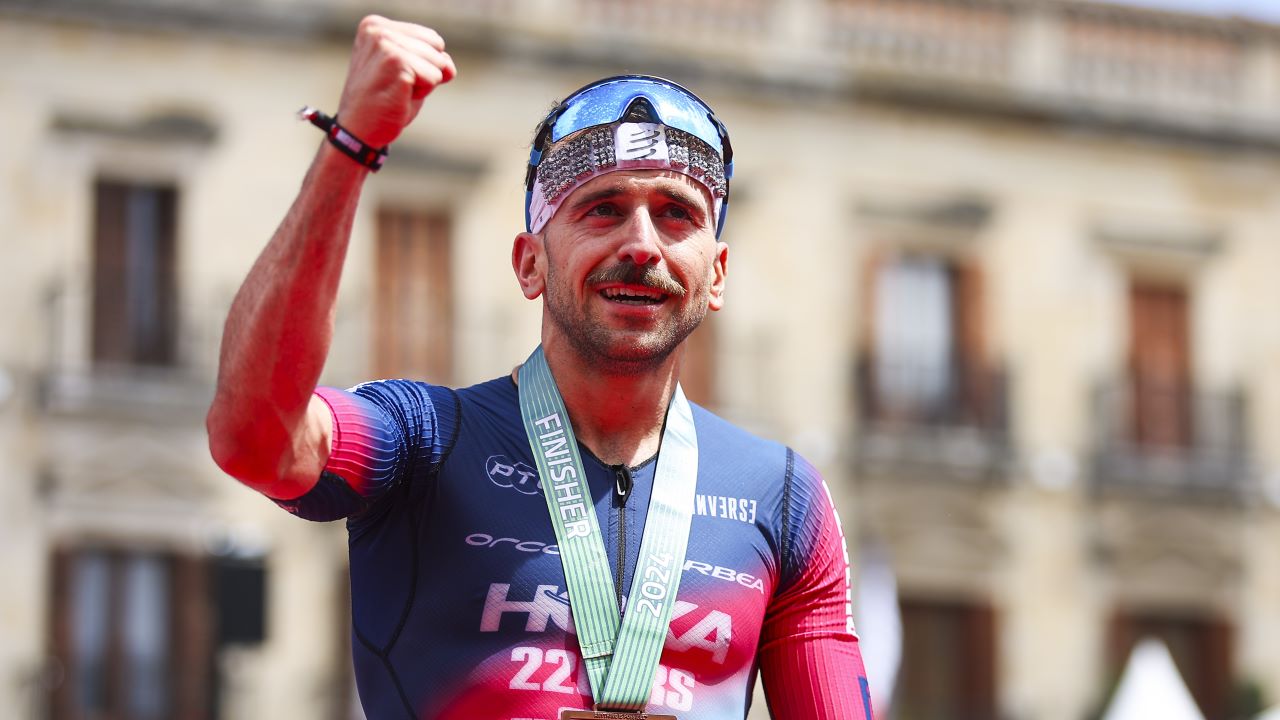 Antonio Benito Lopez remporte l'IRONMAN Vitoria 2024.