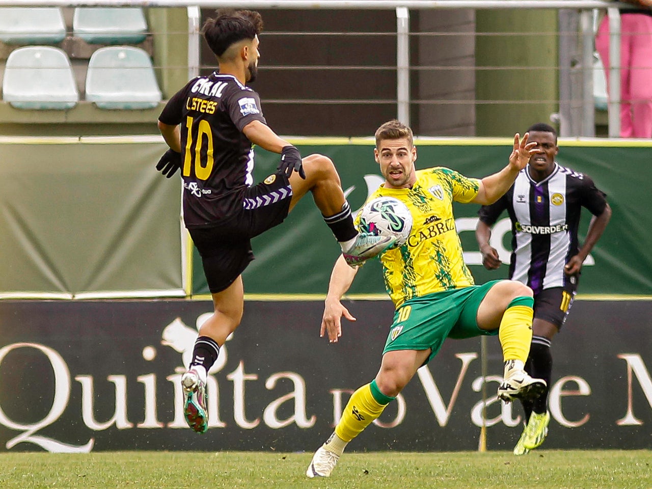 Luis Esteves (G) en action pour Nacional le 12 mai 2024