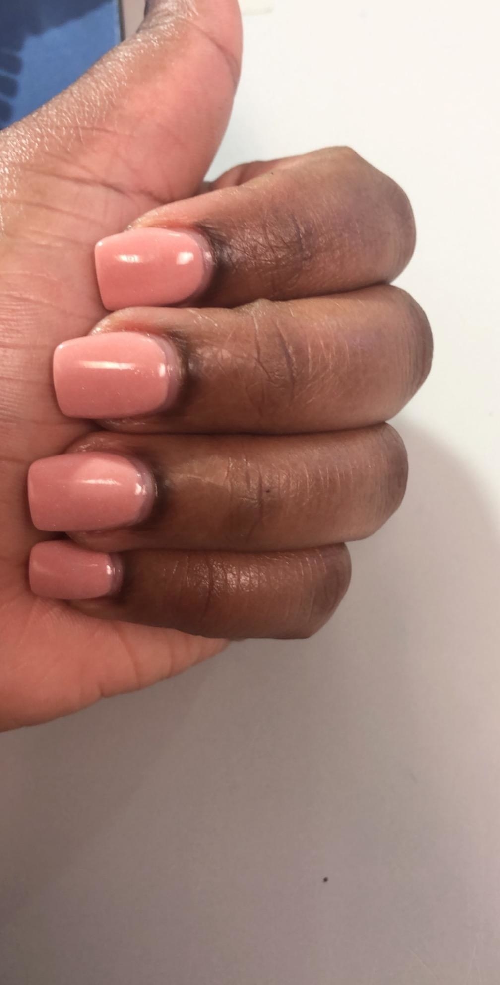 utilisateur avec des cuticules en bonne santé