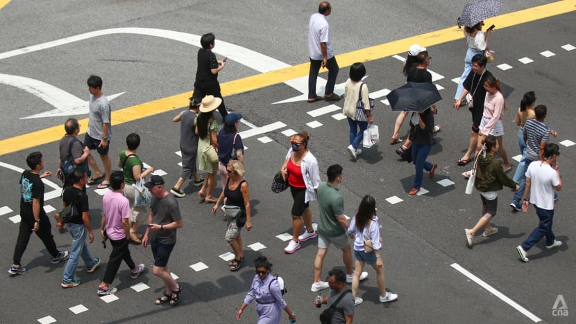 La dégradation des compétences : Pourquoi l’obsolescence menace la maîtrise de la lecture chez les seniors à Singapour, selon Chan Chun Sing